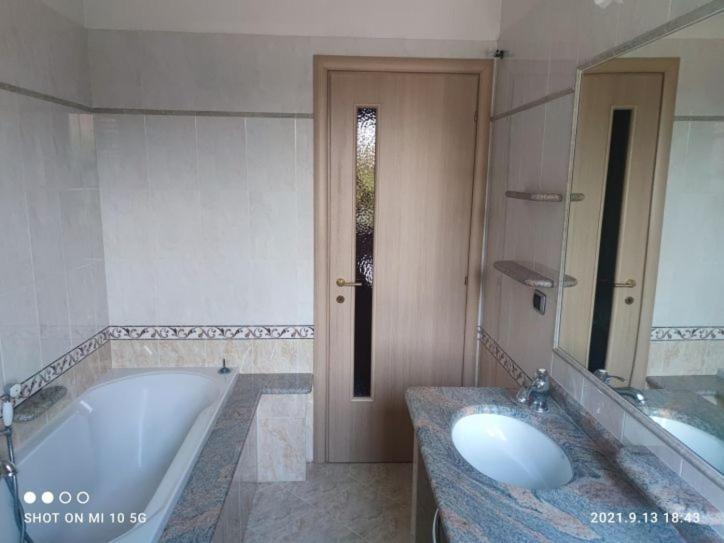 Casa Mami Luxury Big Holiday Hause Sommariva del Bosco Exterior photo